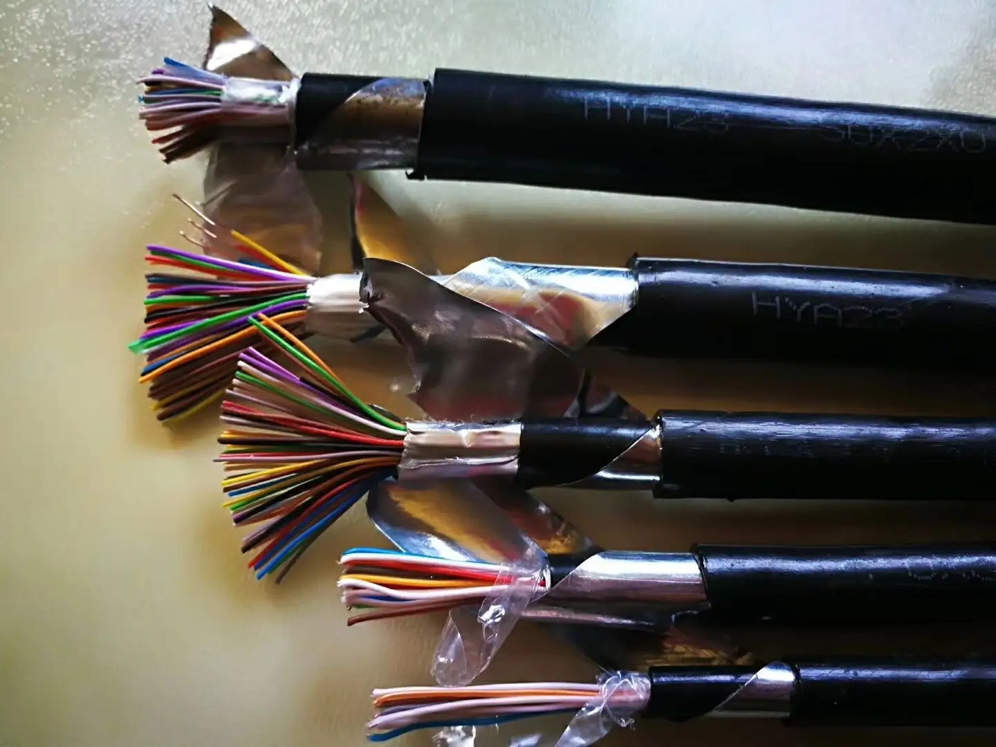 ZR-HGG  3*35+1*16 125A